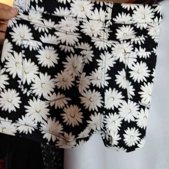 So Heritage shorts  - Picture 2 of 5